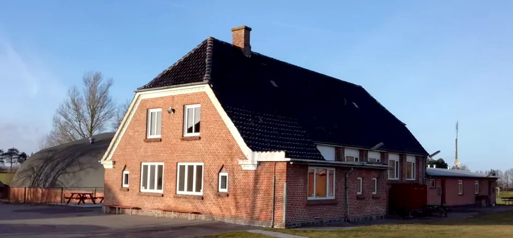 Svanevigcentrets hal og beboerhus - Bandholm